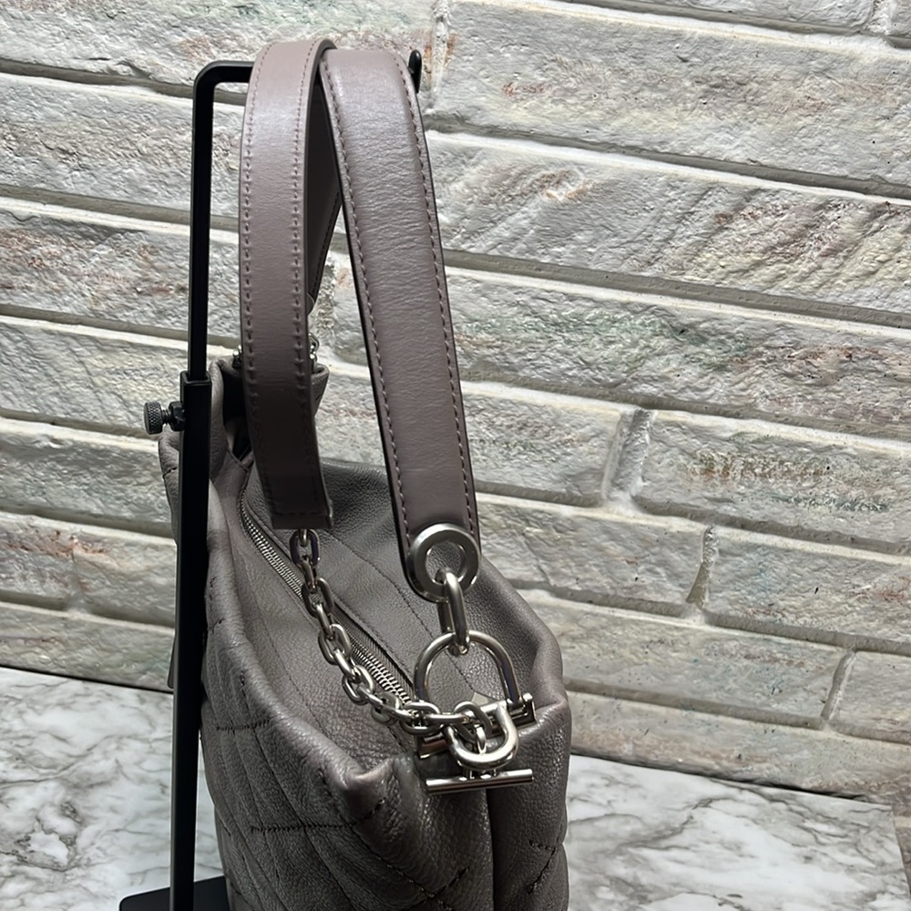 MICHAEL KORS LONI 2 WAY QUILTED LARGE TOTE BAG WITH TAGS. - Picture 5 of 16
